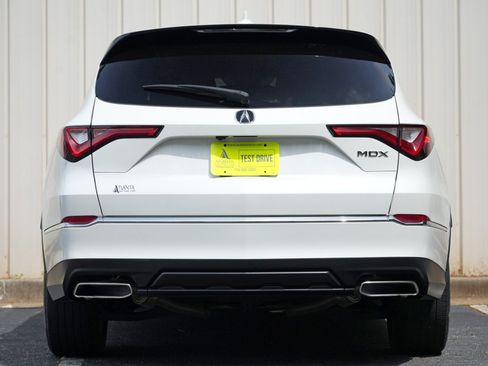 Used 2022 Acura MDX FWD image 10