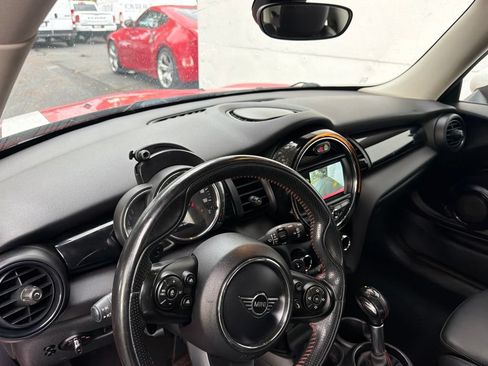 Used 2019 MINI Cooper S w/ Driver Assistance Package FWD image 4