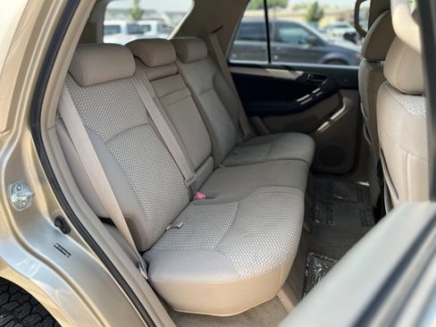 Used 2006 Toyota 4Runner SR5 AWD/4WD image 24