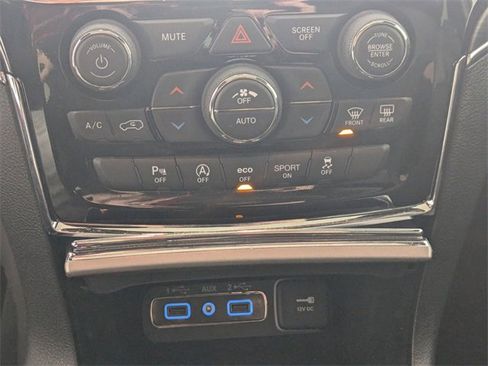 Used 2020 Jeep Grand Cherokee Limited w/ Luxury Group II image 23