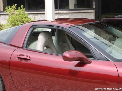 Used 2003 Chevrolet Corvette 50th Anniversary Edition w/ Preferred Equipment Group image 25