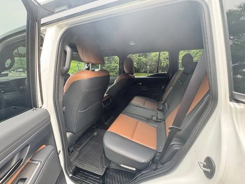 Used 2024 Lexus GX 550 w/ Accessory Package (Z1) AWD/4WD image 4