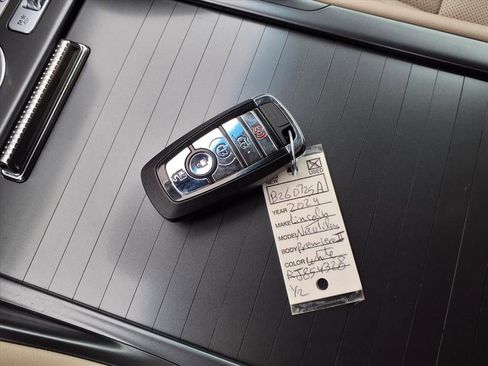 Used 2024 Lincoln Nautilus Premier w/ Equipment Group 102A image 18