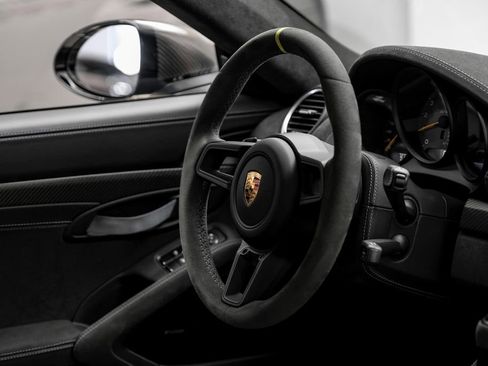 Used 2025 Porsche 718 Cayman GT4 RS w/ Weissach Package RWD image 18