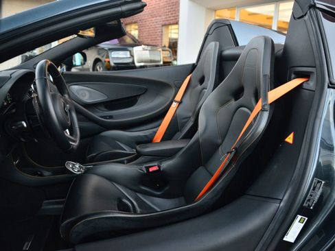 Used 2020 McLaren 600LT Spider RWD image 15