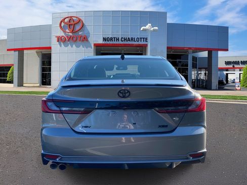 Used 2025 Toyota Camry XSE FWD image 5