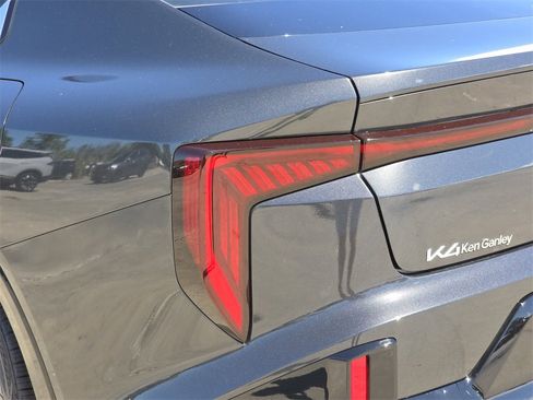 New 2025 Kia K4 GT-Line Turbo image 11