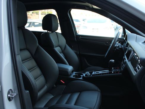 New 2026 Porsche Macan GTS image 25