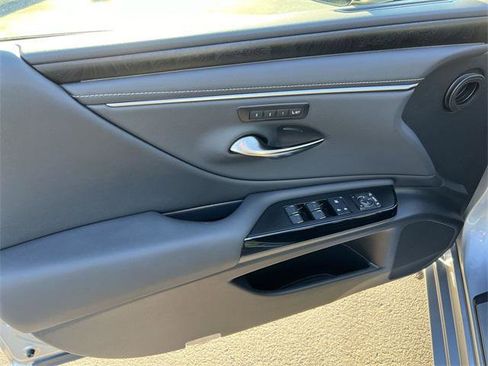 Certified 2025 Lexus ES 300h 300h image 11