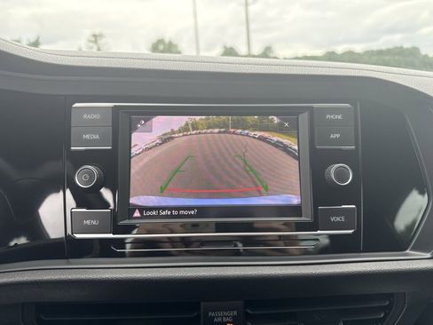 Used 2024 Volkswagen Jetta SE image 7