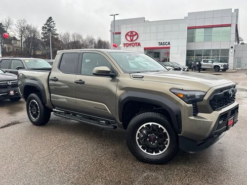 Used 2025 Toyota Tacoma TRD Off-Road w/ TRD Off Road Upgrade Package image 1