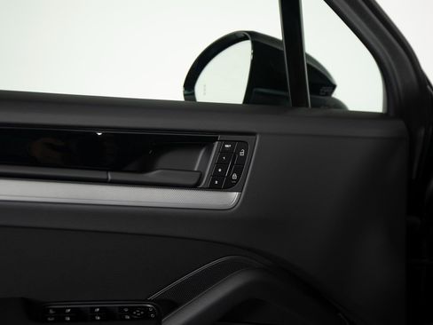 New 2026 Porsche Cayenne E-Hybrid image 13