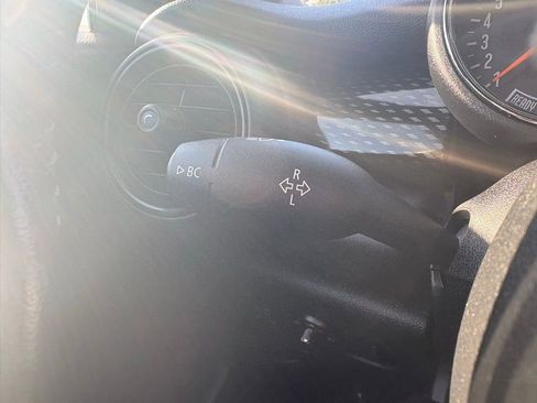 Used 2018 MINI Cooper S image 28