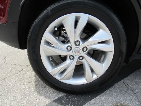 Certified 2024 Buick Encore GX Preferred w/ Comfort Package FWD image 8