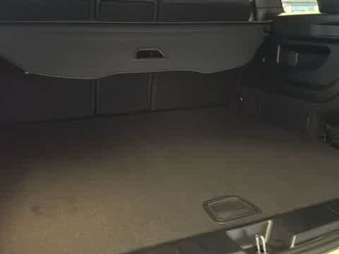 Used 2026 Mercedes-Benz GLB 35 AMG 4MATIC image 32