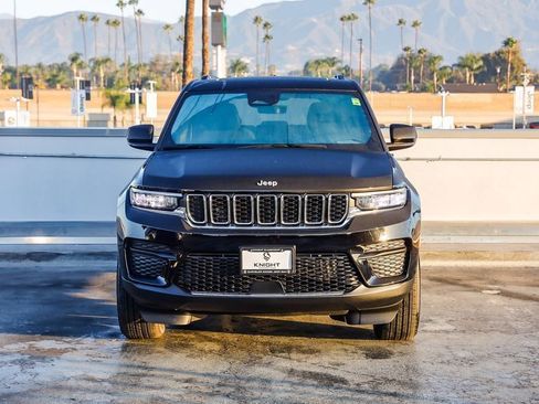 New 2025 Jeep Grand Cherokee Laredo X w/ Luxury Tech Group I image 3