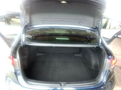 Used 2021 Toyota Corolla LE image 20