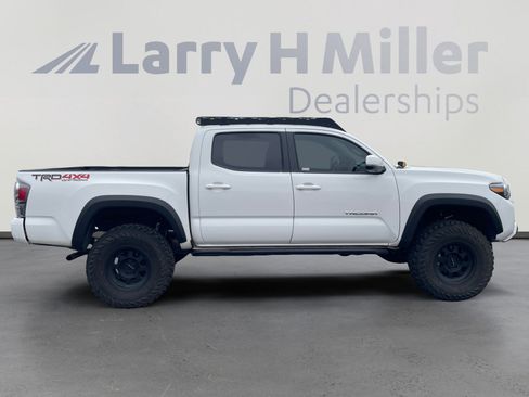 Used 2023 Toyota Tacoma TRD Off-Road w/ Advanced Technology Package image 6