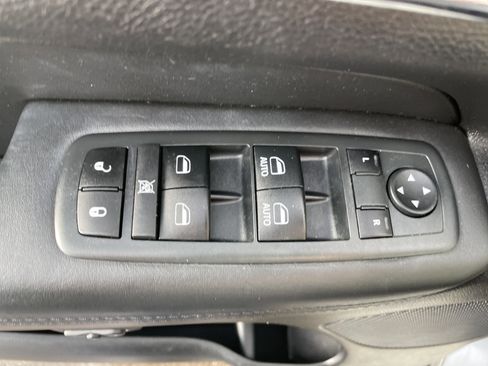 Used 2013 Jeep Grand Cherokee Overland image 35