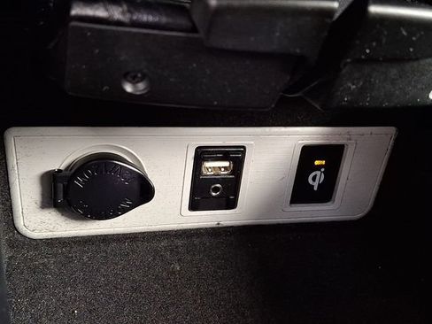 Used 2016 Toyota Avalon XLE Premium FWD image 26