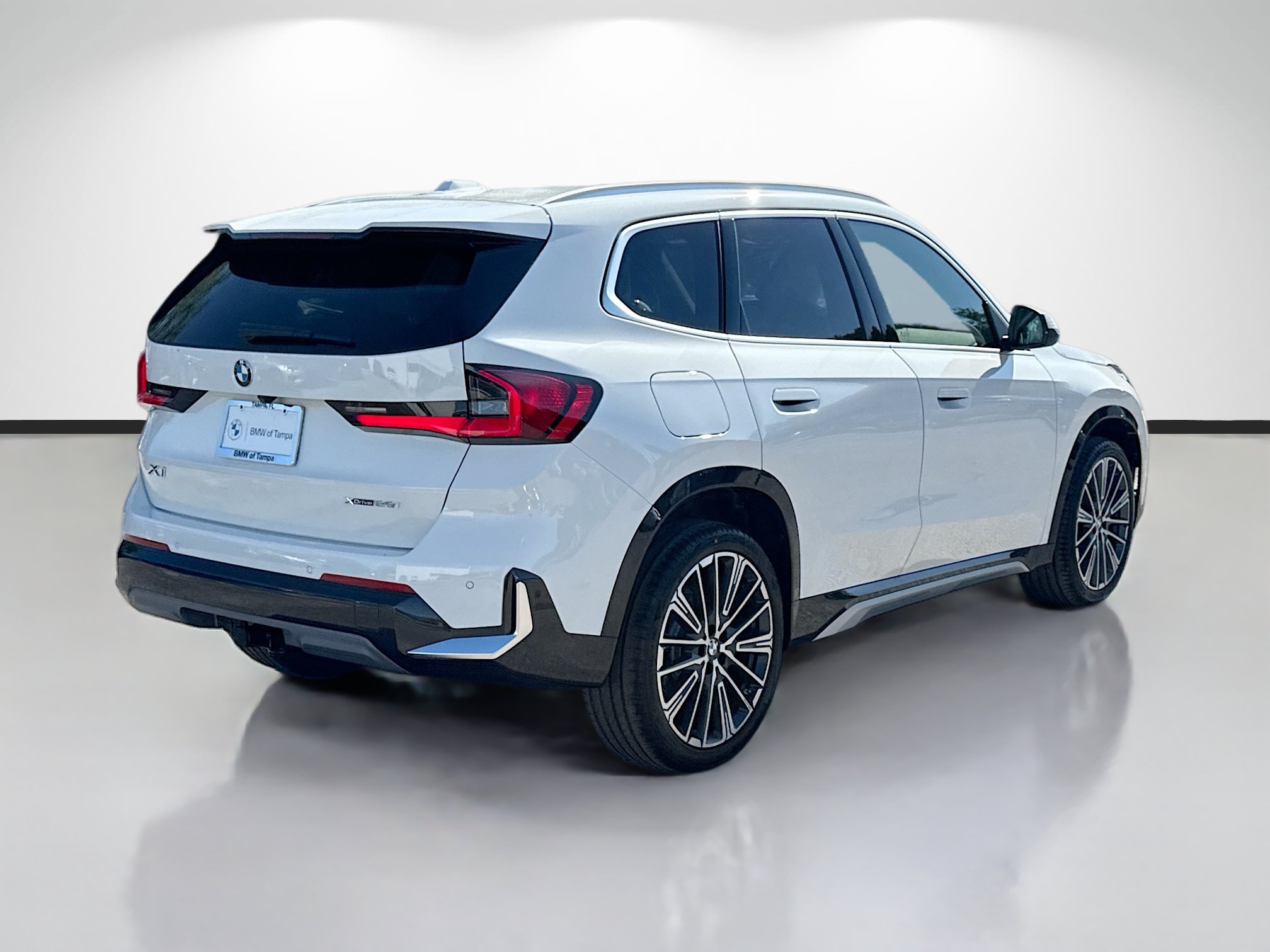 New 2026 BMW X1 xDrive28i w/ Convenience Package AWD/4WD image 3