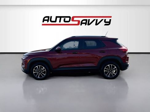 Used 2025 Chevrolet TrailBlazer LT w/ Convenience Package FWD image 4