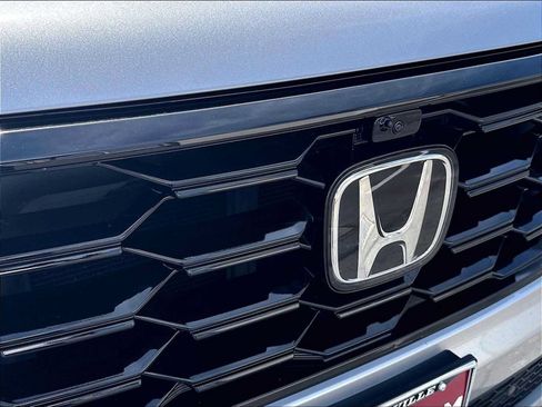 Used 2025 Honda Pilot TrailSport image 32