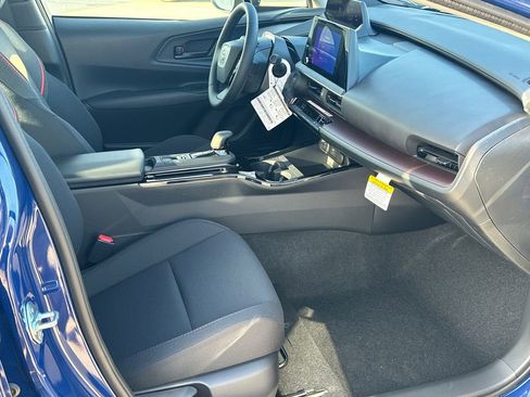 New 2026 Toyota Prius SE image 10