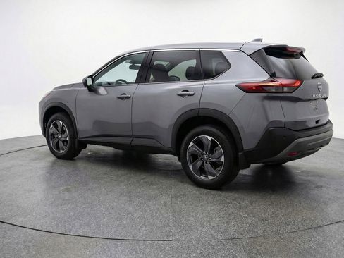 Used 2025 Nissan Rogue SV image 6