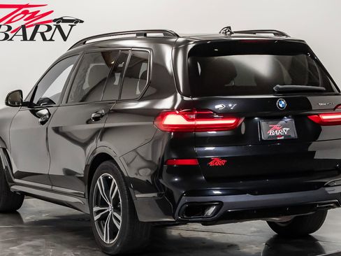 Used 2022 BMW X7 xDrive40i w/ M Sport Package image 3