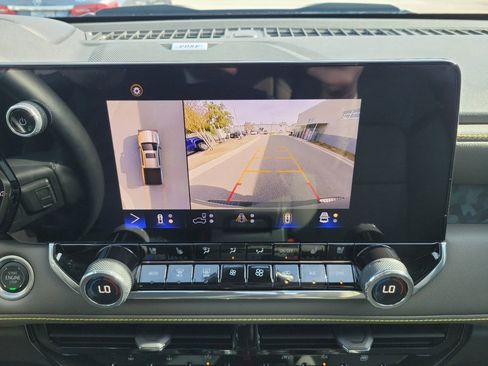 Used 2024 Chevrolet Colorado ZR2 w/ ZR2 Convenience Package III image 21