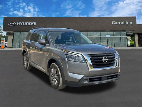Used 2025 Nissan Pathfinder SV AWD/4WD image 3