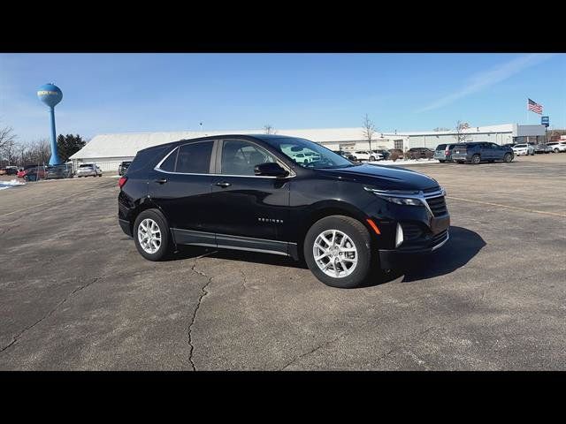 Used 2023 Chevrolet Equinox LT AWD/4WD image 2