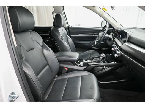 Used 2024 Kia Telluride S image 12