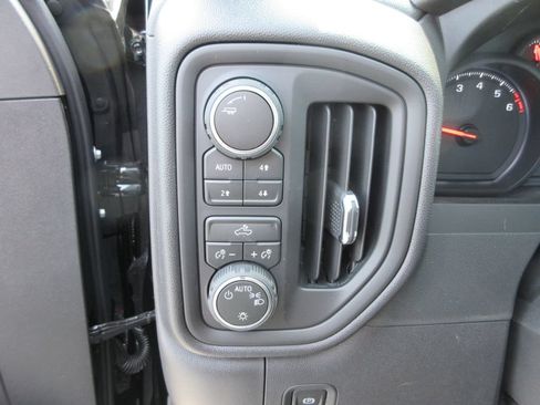 New 2026 Chevrolet Silverado 1500 Custom Trail Boss w/ LPO, Dark Essentials Package AWD/4WD image 23
