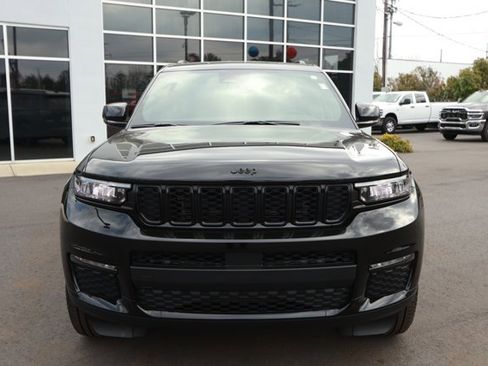 Used 2025 Jeep Grand Cherokee L Limited w/ Black Appearance Package image 2