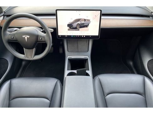 Used 2024 Tesla Model Y Standard Range image 15