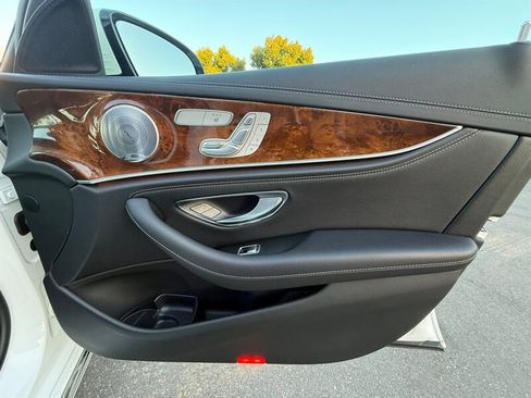 Used 2018 Mercedes-Benz E 300 image 36