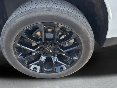Used 2025 Chevrolet Tahoe LS AWD/4WD image 18