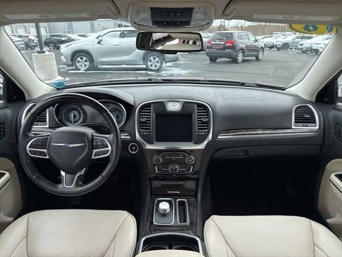 Used 2018 Chrysler 300 Limited image 15