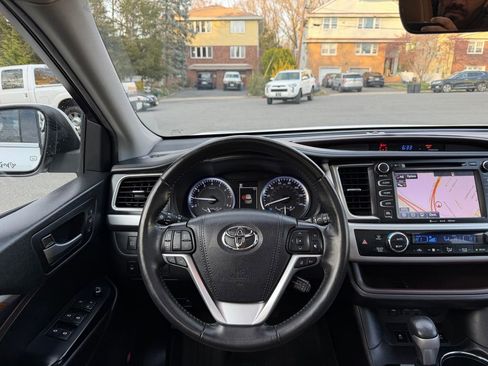 Used 2019 Toyota Highlander Limited Platinum image 27