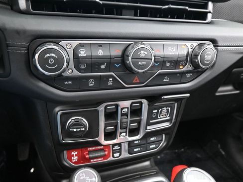 Used 2026 Jeep Wrangler Unlimited Rubicon w/ Xtreme 35 Tire Package image 20