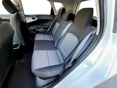 Used 2021 Kia Soul LX image 11