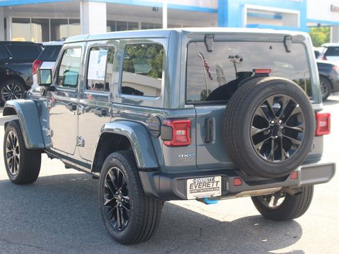 Used 2024 Jeep Wrangler Unlimited Sahara AWD/4WD image 5