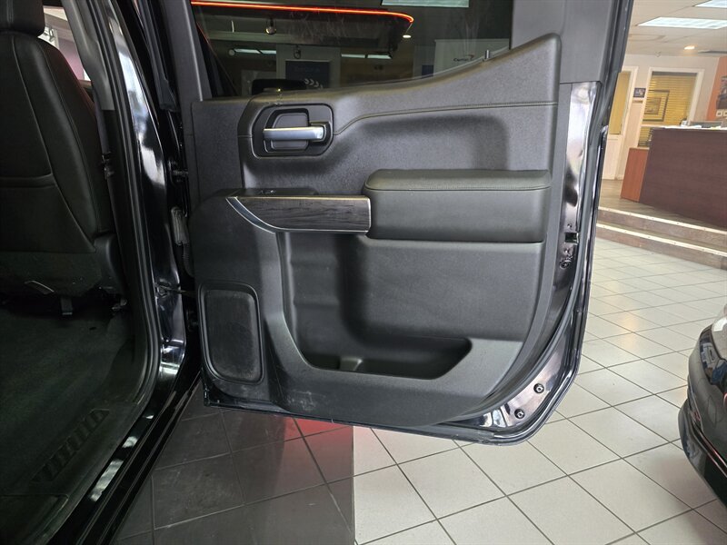 Used 2021 Chevrolet Silverado 1500 LTZ w/ LTZ Premium Package AWD/4WD image 15
