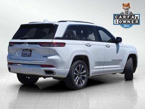 Used 2022 Jeep Grand Cherokee Overland w/ Luxury Tech Group IV AWD/4WD image 4