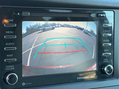 Used 2020 Toyota Sienna LE image 24