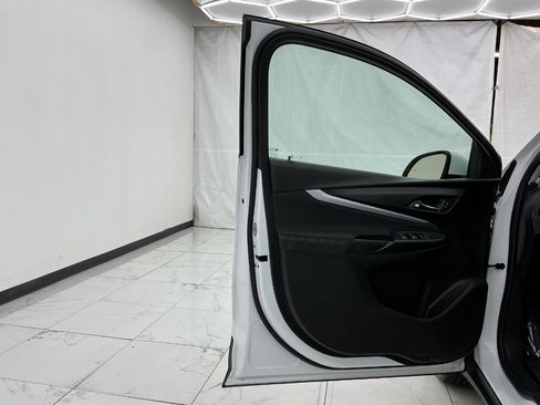 Used 2022 Chevrolet Bolt EUV LT w/ Driver Confidence Package FWD image 18