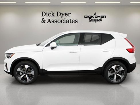 New 2025 Volvo XC40 B5 Core w/ Protection Package Premier image 3