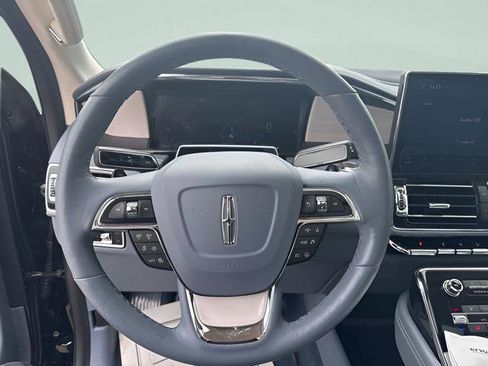 Used 2024 Lincoln Navigator Black Label image 11